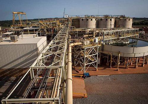 Africký zlatý důl k instalaci obrovského solárního a bateriového systému, sní...