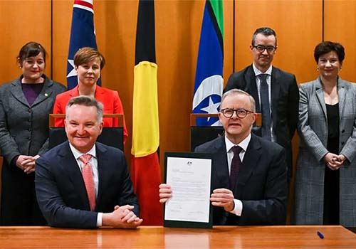 Albánci uzavřeli australský vyšší cíl snížení emisí do roku 2030